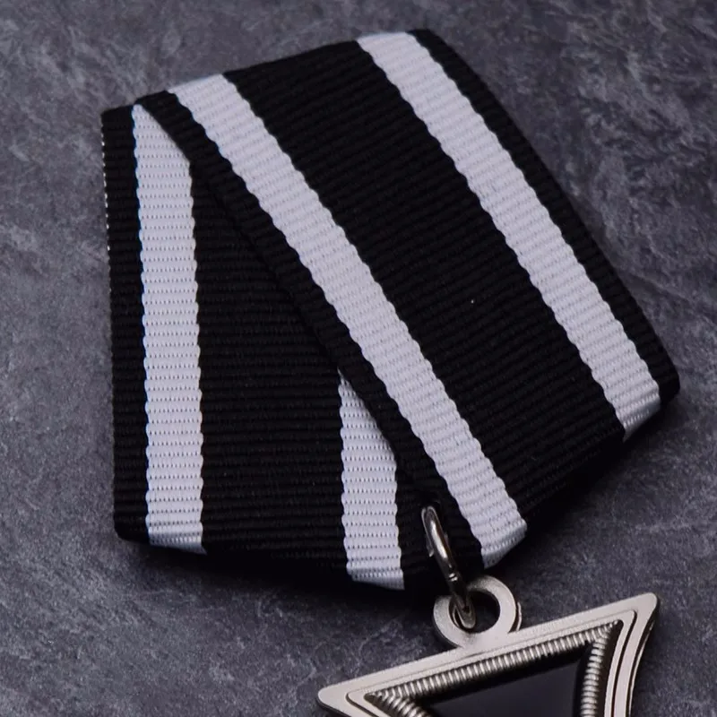 Немецкая медаль рыцаря дуба в стиле второй мировой войны