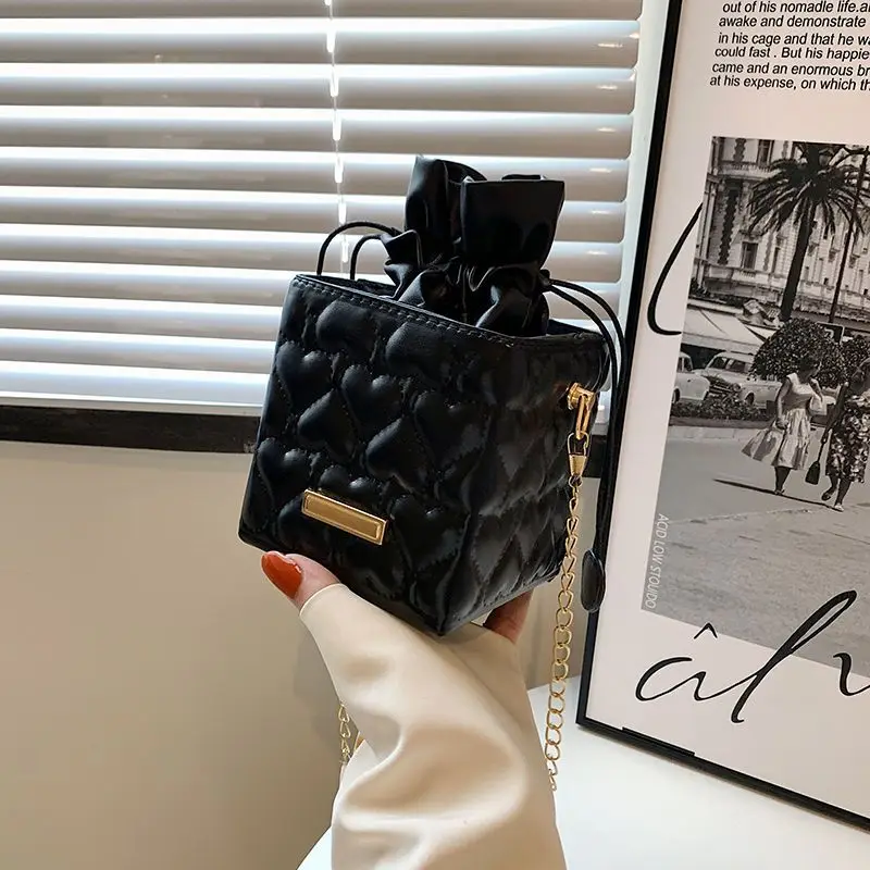 2022 New Fashion Chain Messenger Bag Wild Shoulder Small Bag Simple Casual Collection Light and Handbag