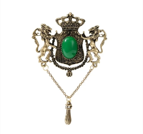 Брошь в стиле барокко