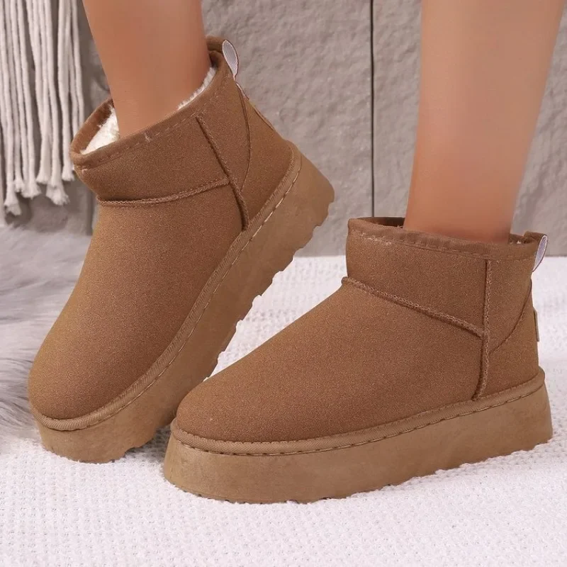 Женские зимние ботинки на толстом плюшевом меху цвета в ассортименте