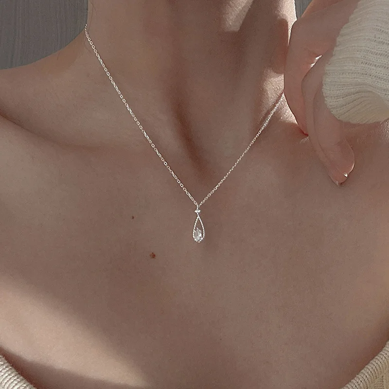 

2022 Trend New Zircon Geometric Silver Color Water Drop Pendant Sweater Clavicle Chain Necklace For Women Fashion Female Jewelry