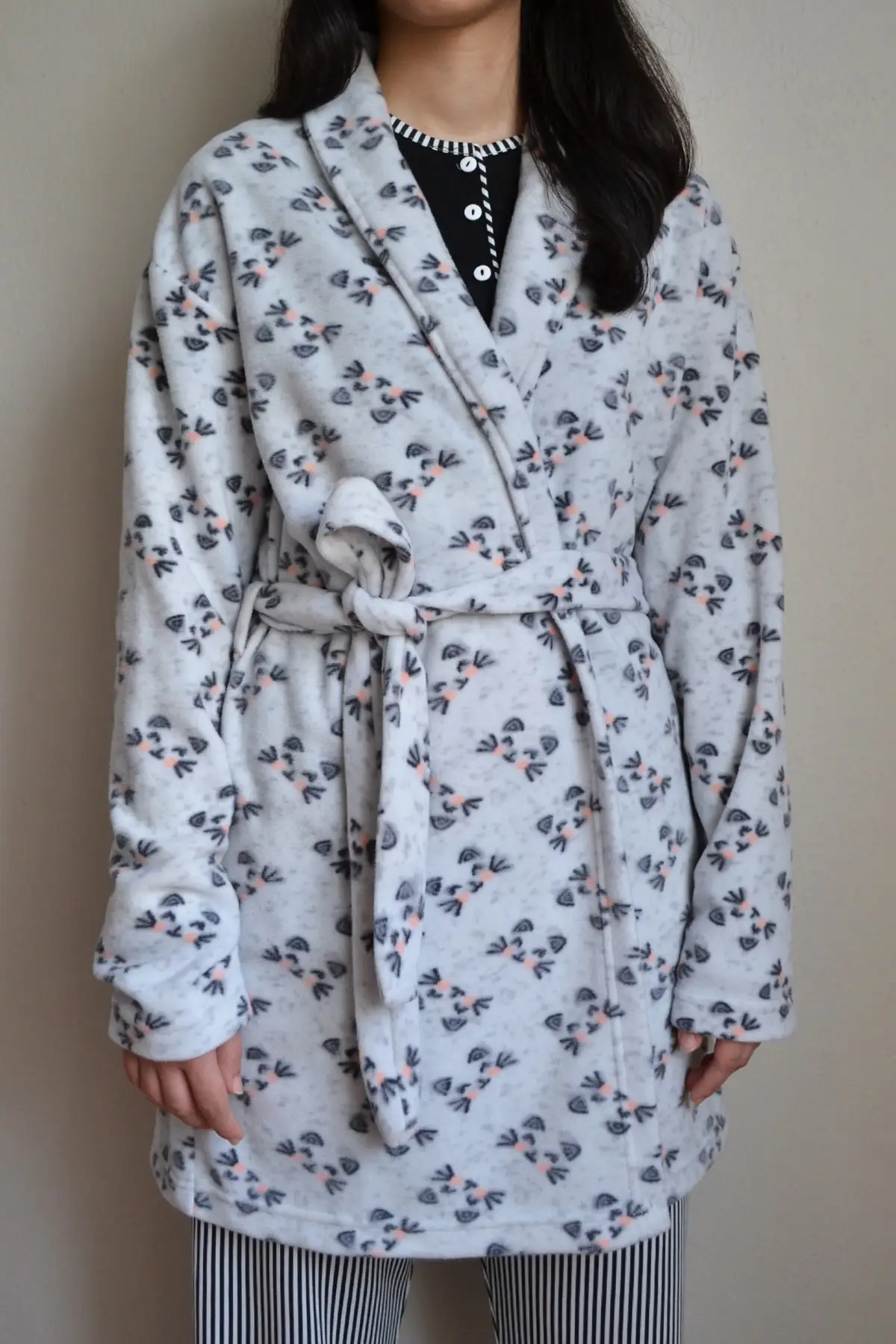 

Dressing Gown Soft Comfy Short Length Double Breasted Collar Long Sleeve Cat Pattern Belted Tie Gray Sleepwear
