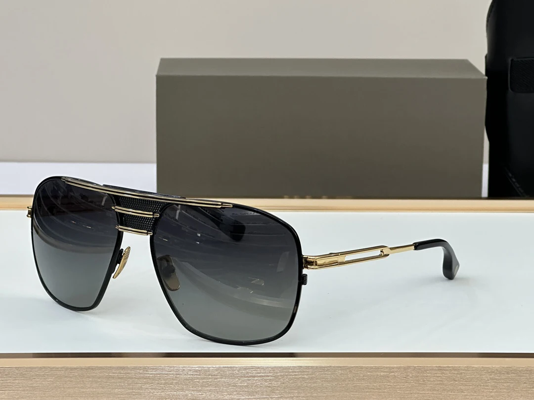 Sunglasses For Men Women Retro Eyewear ARMADA Designers Style Anti-Ultraviolet Full Frame Random Box