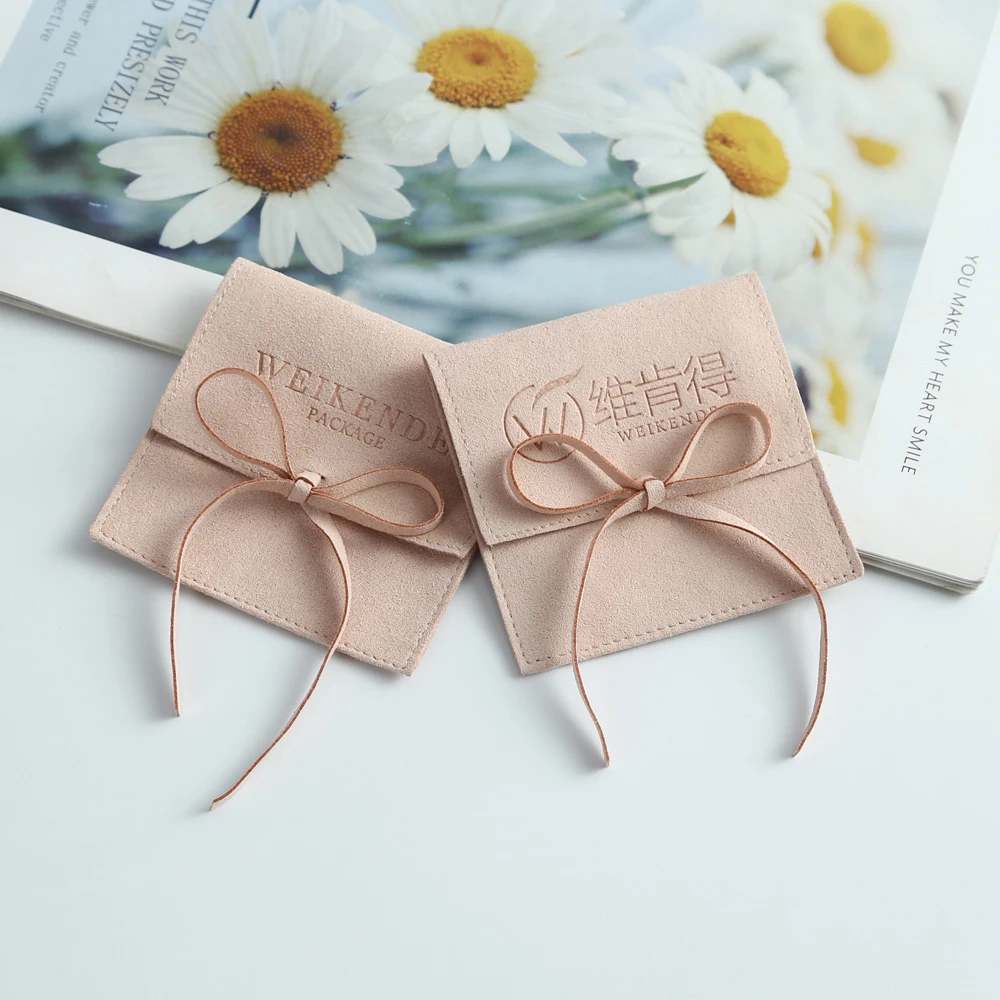 

50 индивидуальных логотипов, искусственные замшевые конверты из микрофибры с откидной крышкой, сумки для ювелирных изделий и подарочные пак...