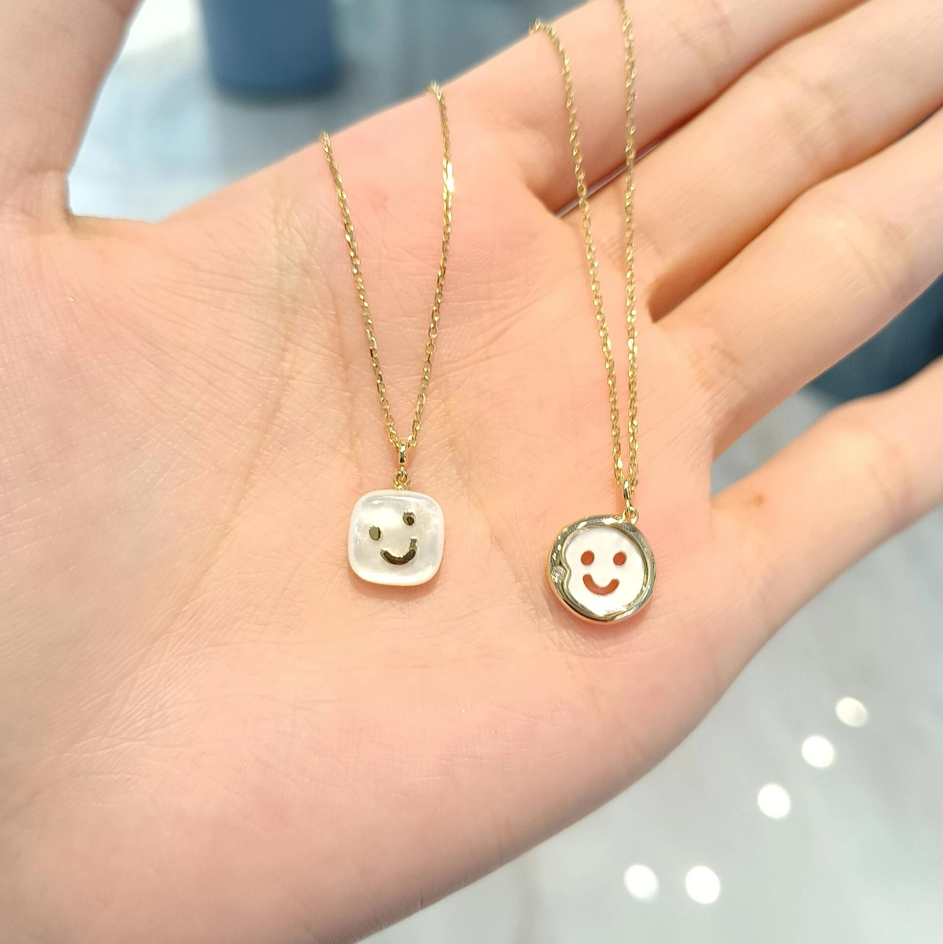 Hefang Where Is the Fritillary Smiley Face Necklace Smile Bracelet Light Luxury Advanced Design Sense Choker