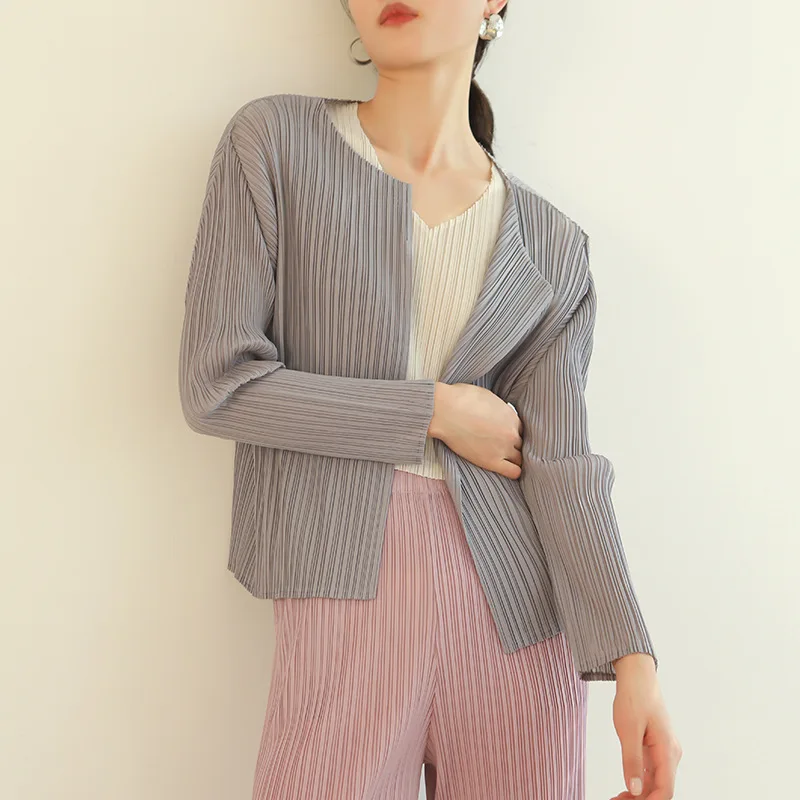 

Miyake pleated short jacket 2022 spring and summer new fashion temperament all-match cardigan western style top women