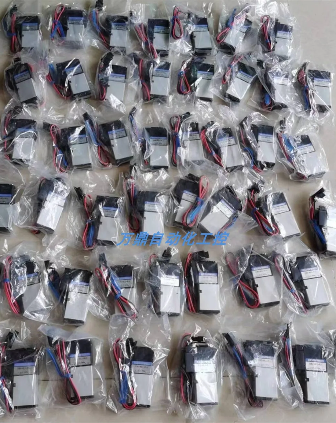 Оригинальный подлинный электромагнитный клапан Xiaojinjing 240-4E2-PS-L 180-4E2 точечный