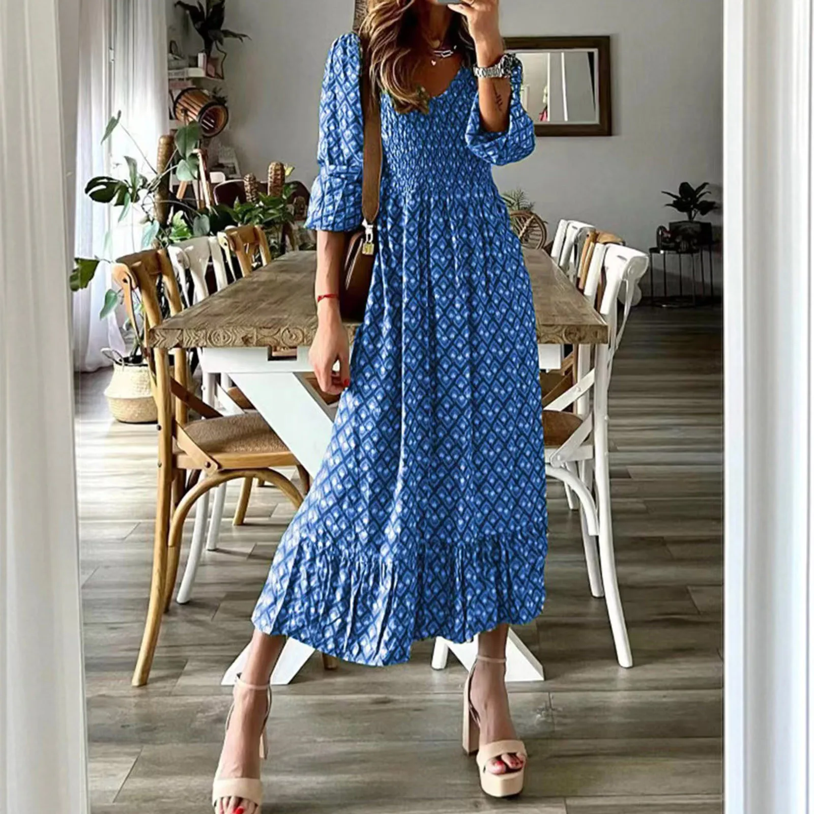 

Женское платье с V-образным вырезом, длиной до щиколотки и рукавом до локтя