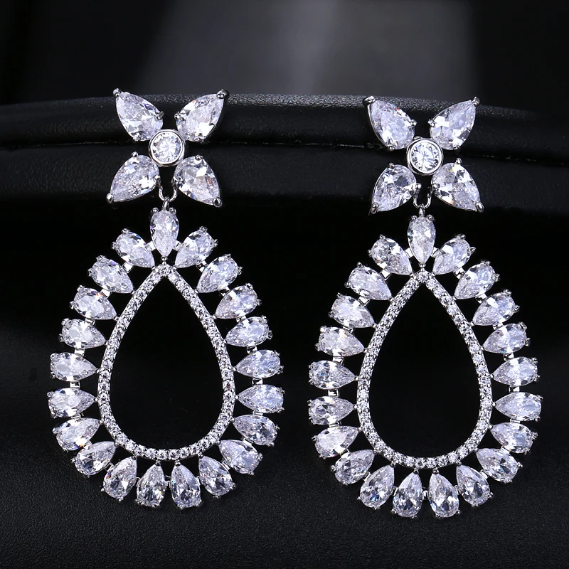 

Oversized Water Drop Cutout Crystal Dangle Earrings Countess Cutting Drop Earings Trend Jewelry Gifts for Christmas сережки