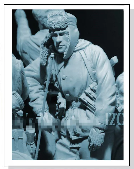 

1/16 Die Cast Resin Figure Model Assembly Kit WWII German Winter Soldier Model Assembly Toy Unpainted