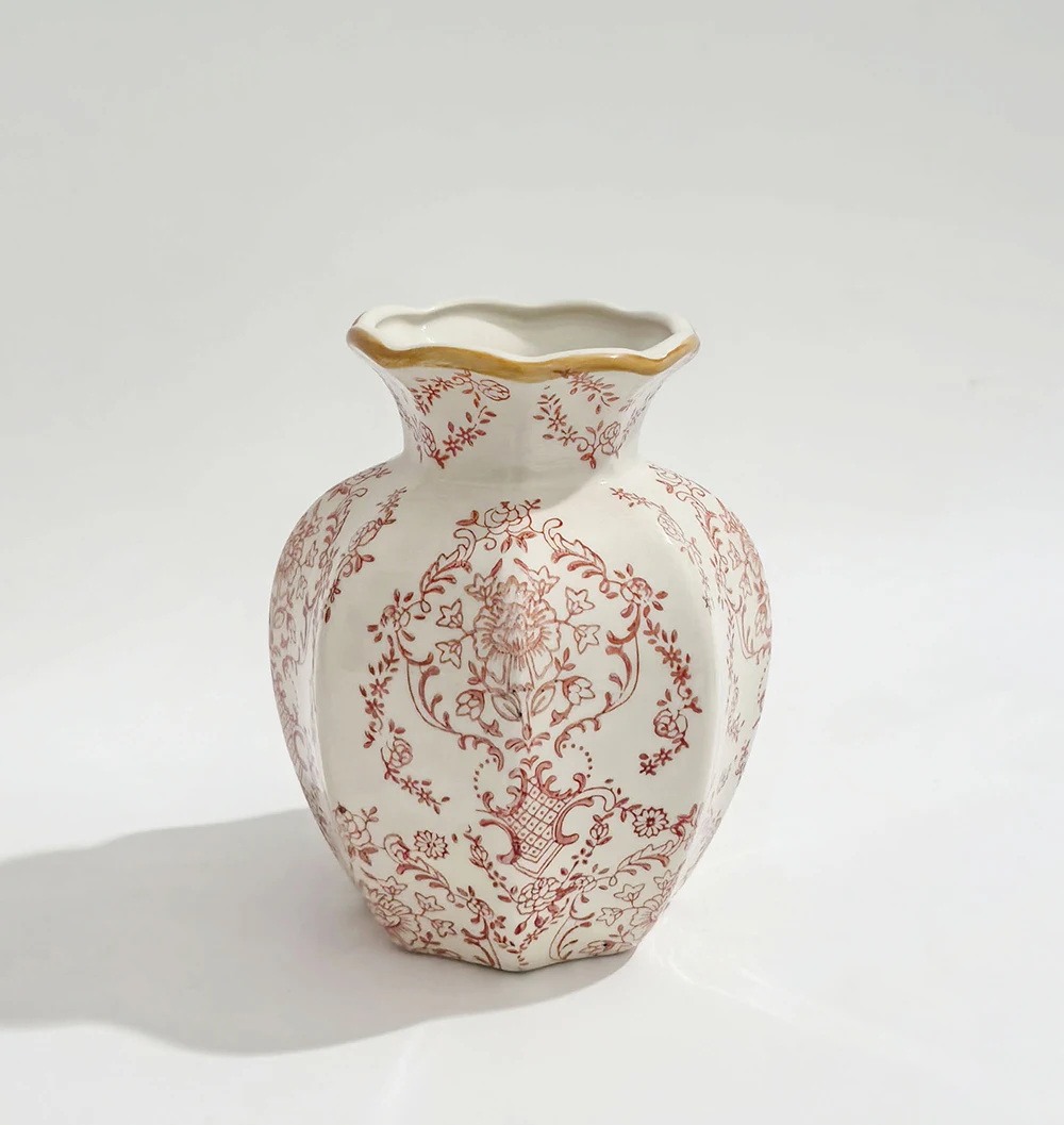 

Красная белая керамическая ваза ручной работы