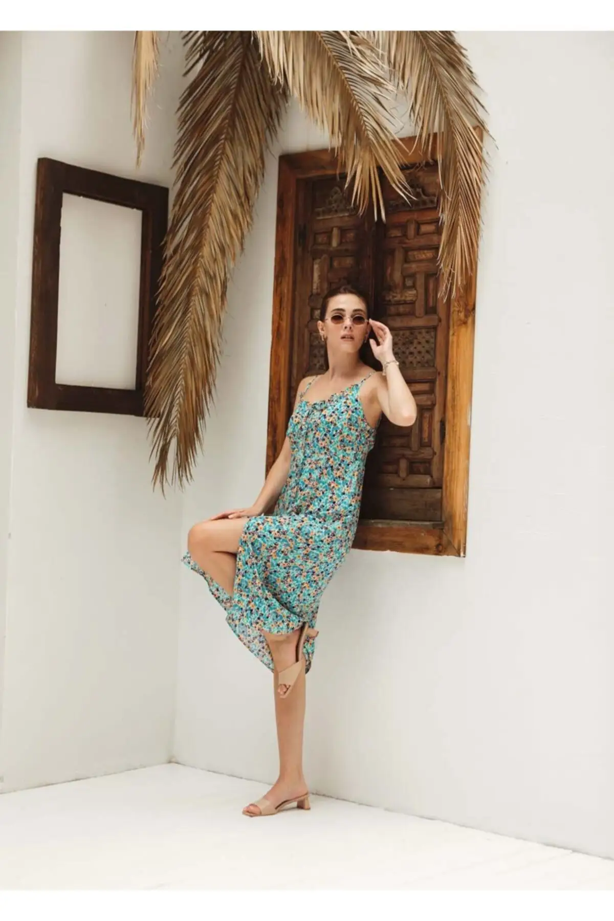 

Pendant Floral Dress