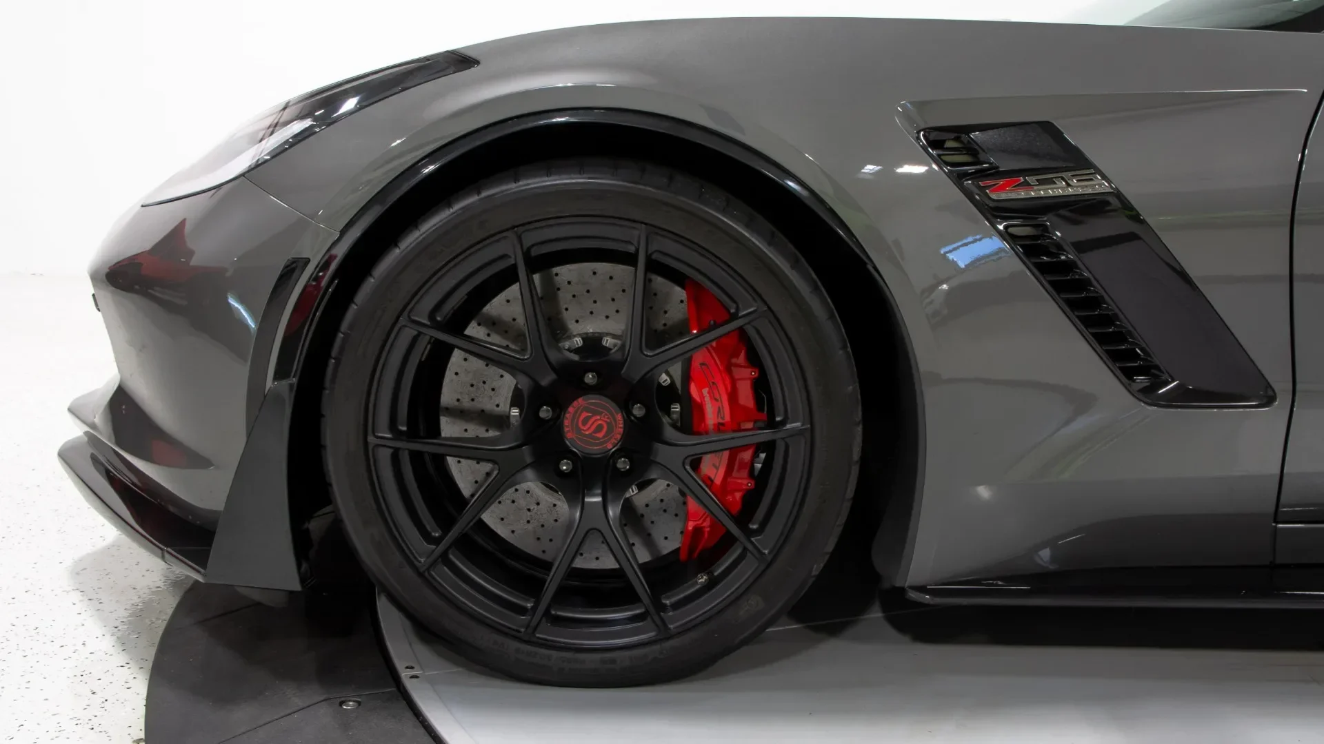 

Для Corvette C7 2014 2015 2016 2017 2018 2019 2 шт. отделка бровь переднего колеса, расширители крыльев, глянцевый черный вид из углеродного волокна