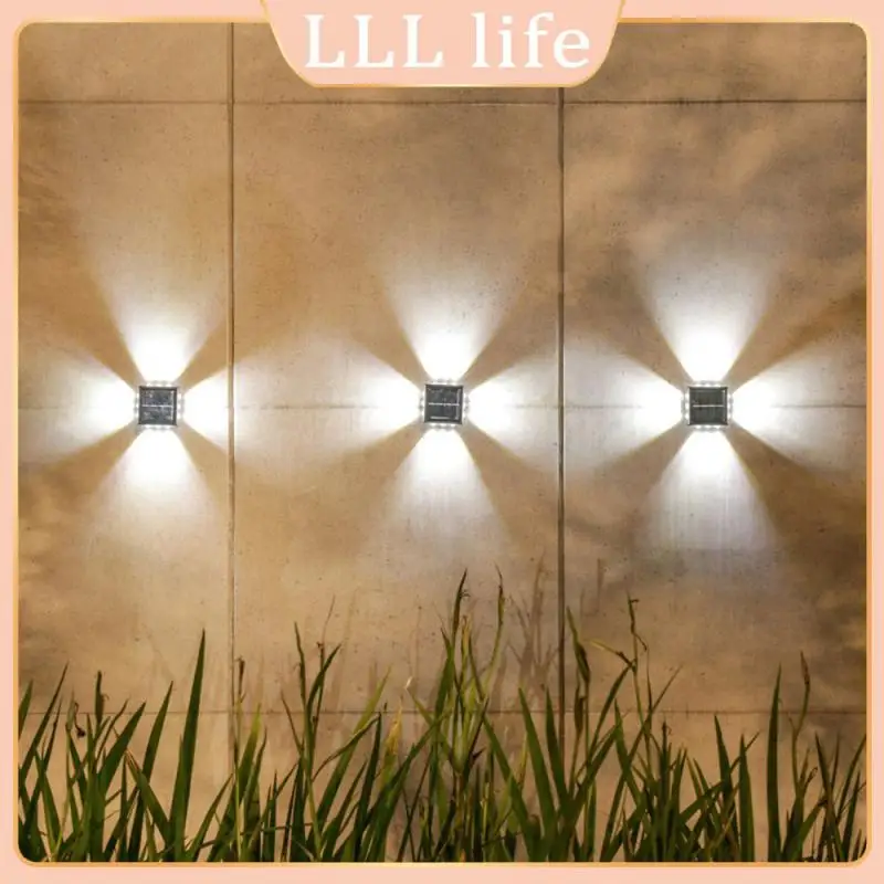 

Sturdy Walkway Light Landscape Light Water Proof Large Capacity Battery Outdoor Wall Light Solar Outdoor Solar Charging