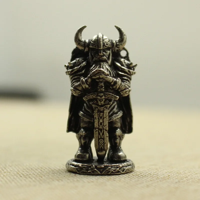 

Белые медные фигурки фехтовальщика викингов, миниатюры, металлическая латунная модель солдата, украшение автомобиля, аксессуары для украшения