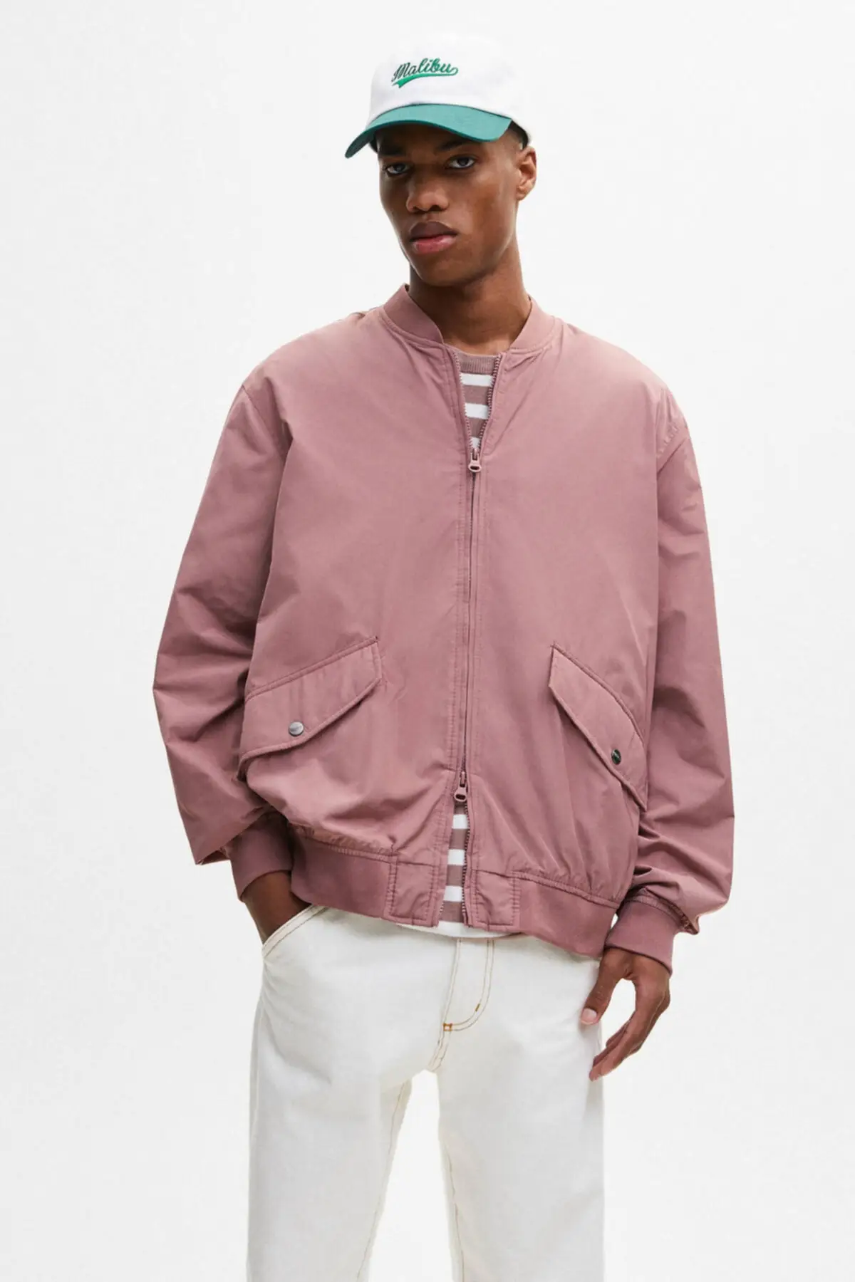 

Basic Light Bomber Jacket