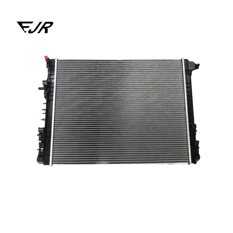 

Автомобильный радиатор двигателя, резервуар для воды, для Quattroporte Levante 670038340, 670030844, 670107326, 670008724,9996