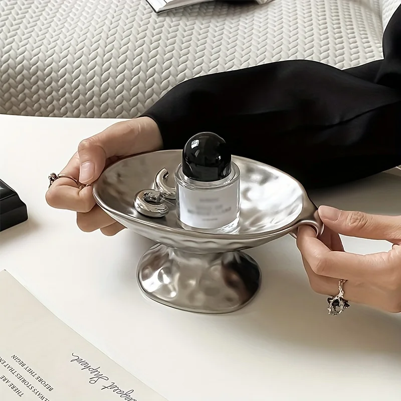 

Серебристая керамическая мыльница