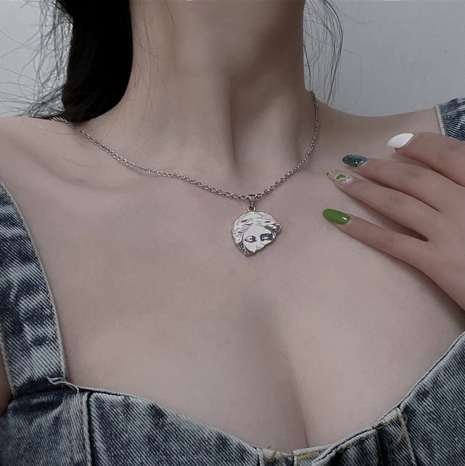

Coconal Fashion Silver Color Women Warm thin Chain Venus Pendant Necklace Zinc Alloy Party Gifts Necklace
