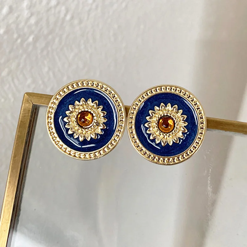 

Simple Geometric Enamel Jewelry Accessories Korean Luxury Court Retro Stud Earr Fashion Earrings сережки женские серьги тренд 20