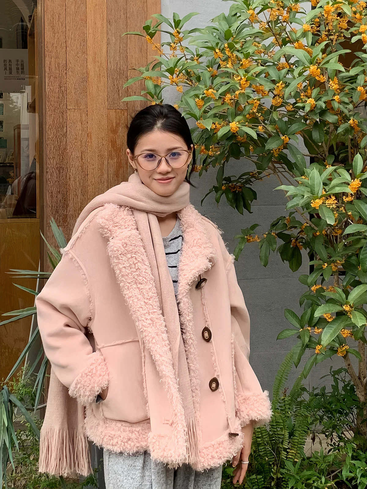 Timingzhou2024 Новая популярная короткая меховая интегрированная верхняя одежда с