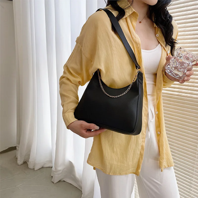 

Women Casual Simple Single Travel Shoulder Tote Bag Chain Solid Color Fashion Beach Underarm Bags for Women Purses and Handbags