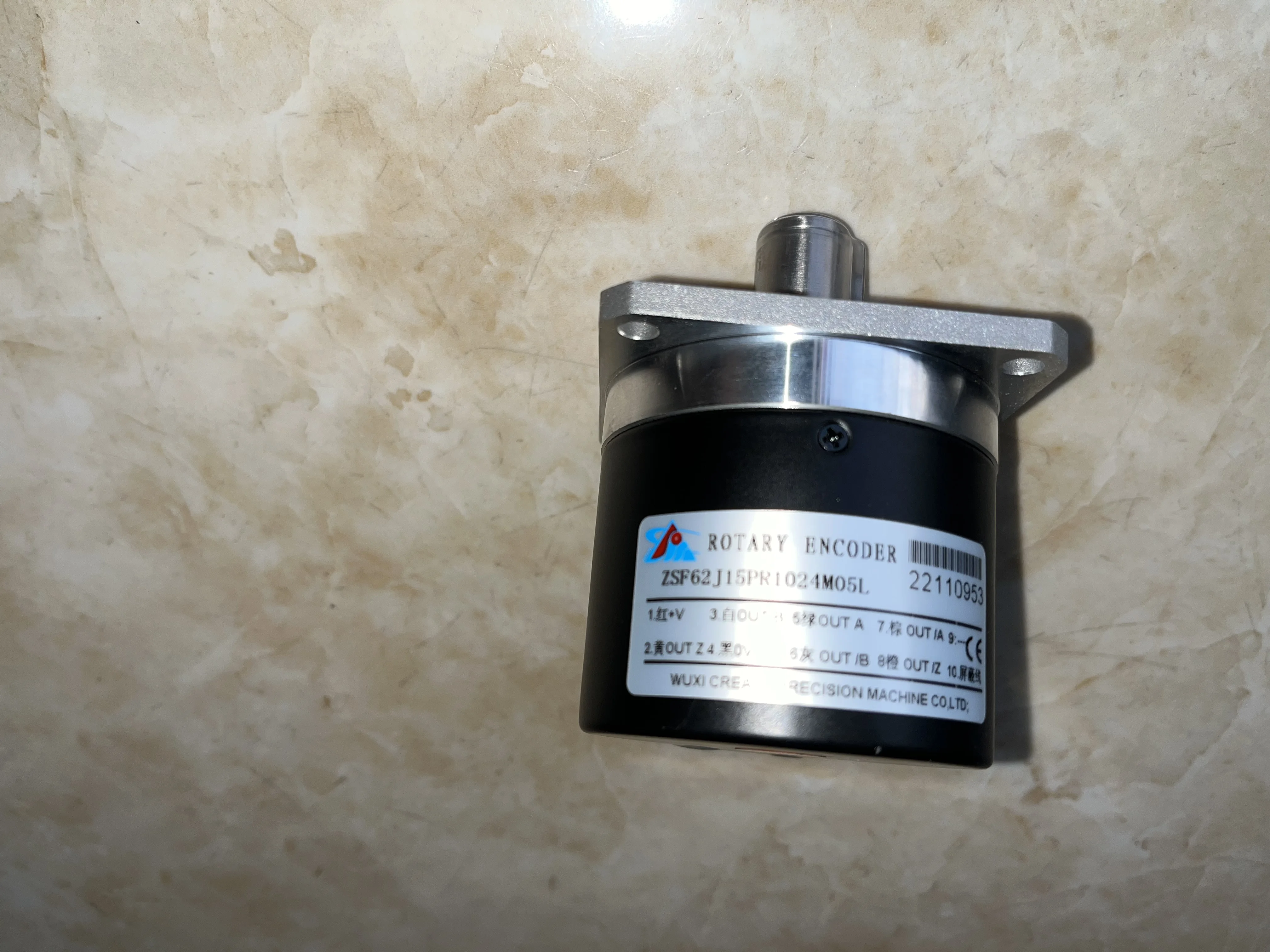 

ZSF62J15PR1024M05L совершенно новый оригинальный пятно Wuxi Crete твердый вал фотоэлектрический Поворотный энкодер