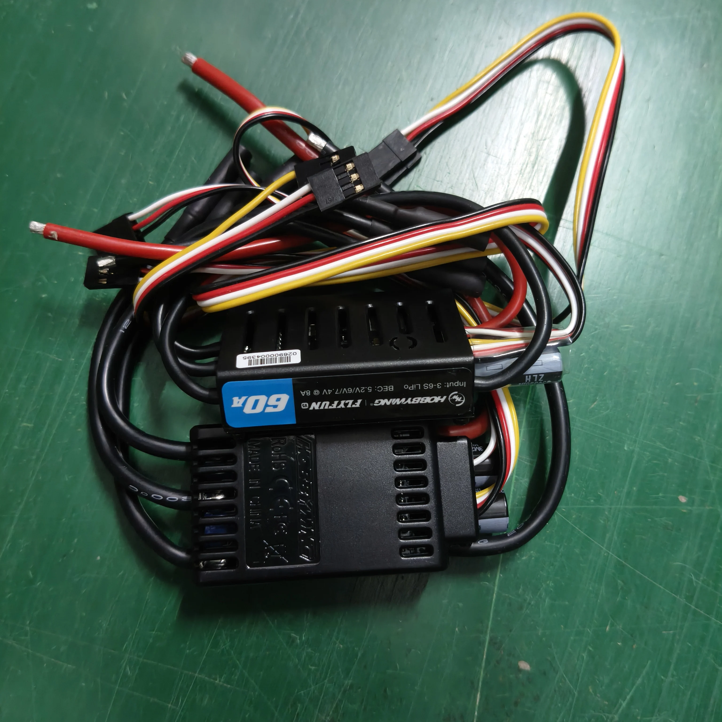 Фото Hobbywing FlyFun V5 60A 80AESC 3-6S Lipo Brushless Electrical Speed Controller Motor with DEO Function for Airplane №1