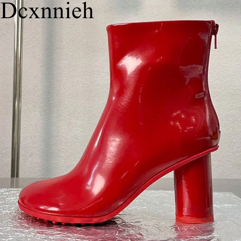 

Женские короткие ботинки из лакированной кожи, на молнии