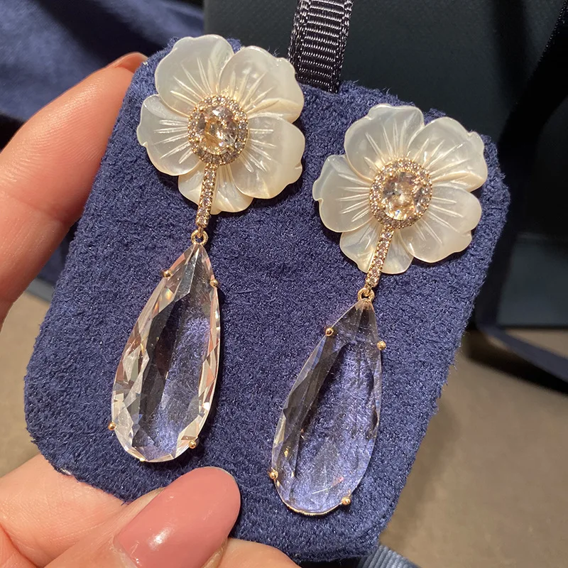 

Holiday Shell Flower Transparent Large Water Drop Earrings White Shell 925 Silver Needle Lady Chic Style Petal Eardrops