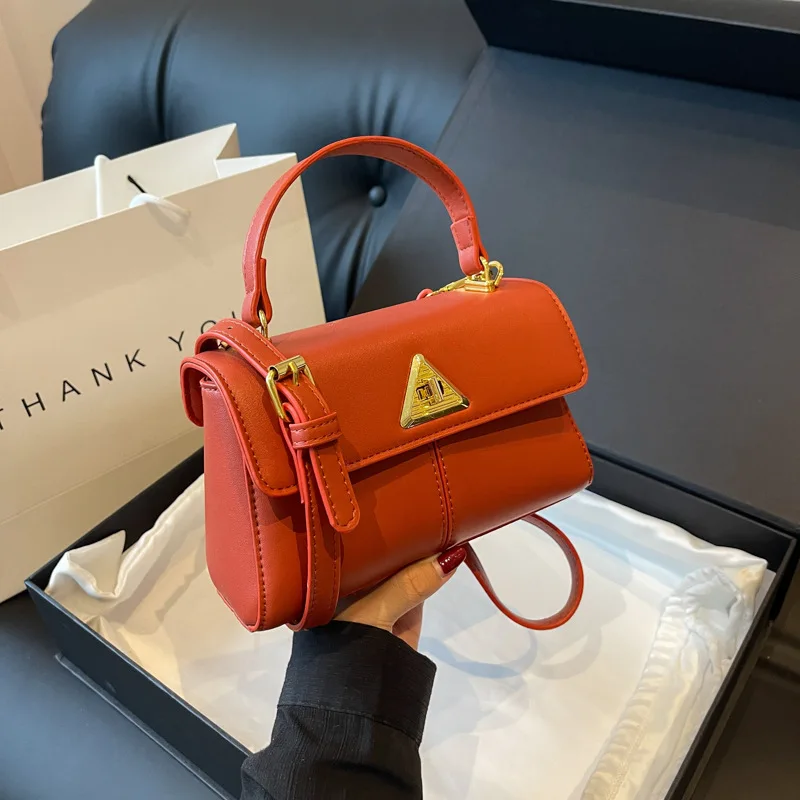 

Handbag Girls' 2023 Autumn Women's Bag Simple Commuter Shoulder Bag Leather Solid Color Lock Buckle Fashion Crossbody Bag