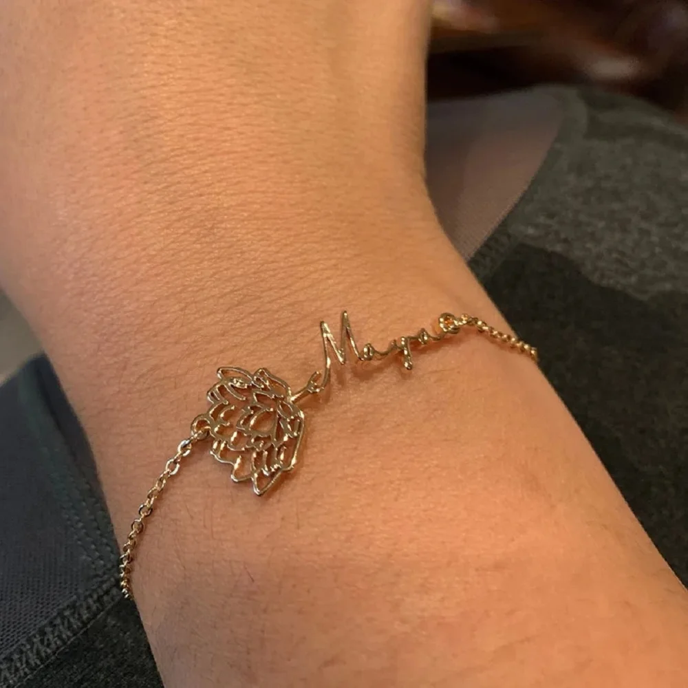 

Изящный минималистичный браслет с надписью «Рождение»