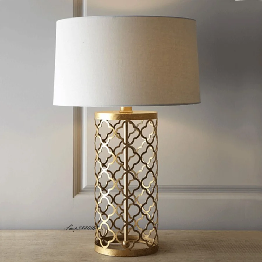 

American Copper Table Lamp Vintage Hollow Out Desk Lamp for Living Room Bed Room Decoration Simple Designer Beside Lamp