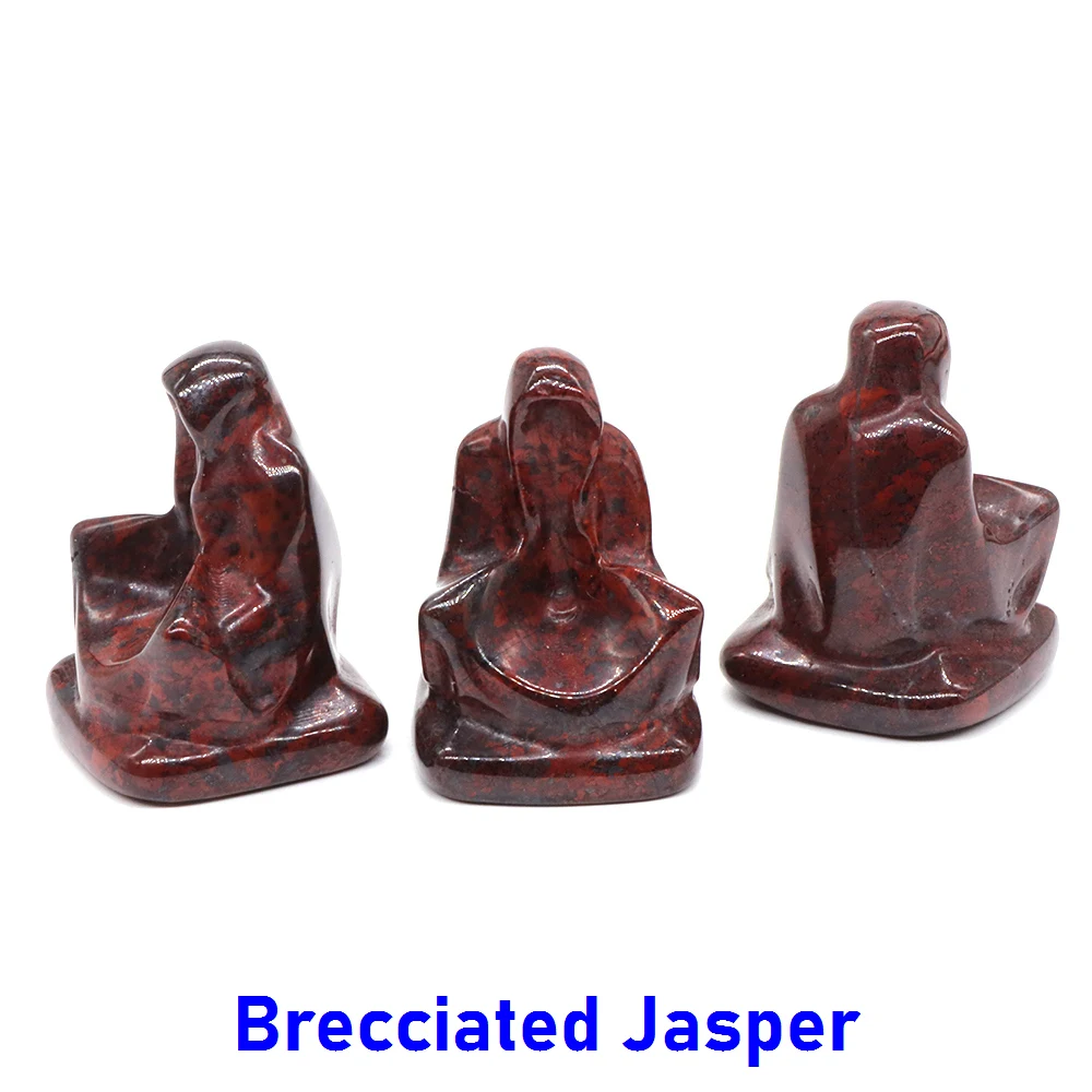 

Статуя Жнеца из натурального камня