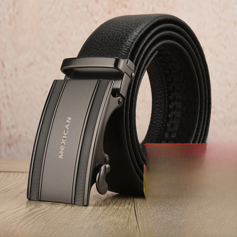 Мужской ремень из натуральной кожи с пряжкой-автомат