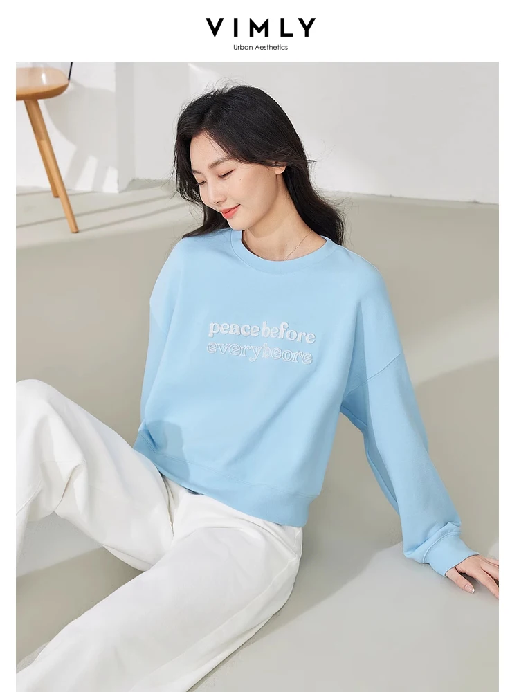 Свитшот женский хлопковый с круглым вырезом и вышивкой