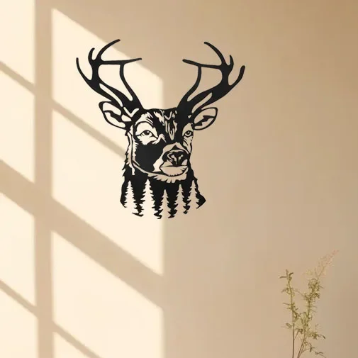 Очаровательный металлический настенный декор в виде домики с оленями и лесной