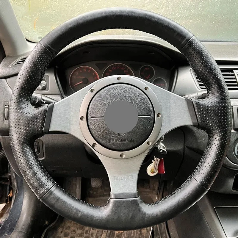 Фото Для Mitsubishi Lancer Evolution 8 VIII 2003-2005, 9 IX 2005-2007: Кожаный чехол на руль ручной работы, черный №1