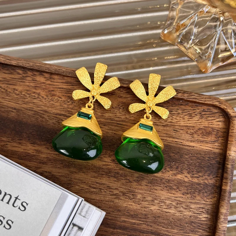 

Minar Classic Clear Green Color Glass Crystal Flower Long Drop Earrings for Women Gold Color Metal Geometric Pendant Earring