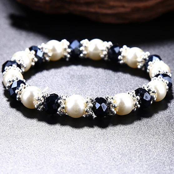 Женский браслет с жемчужинами и кристаллами fnaf инкрустацией из лески