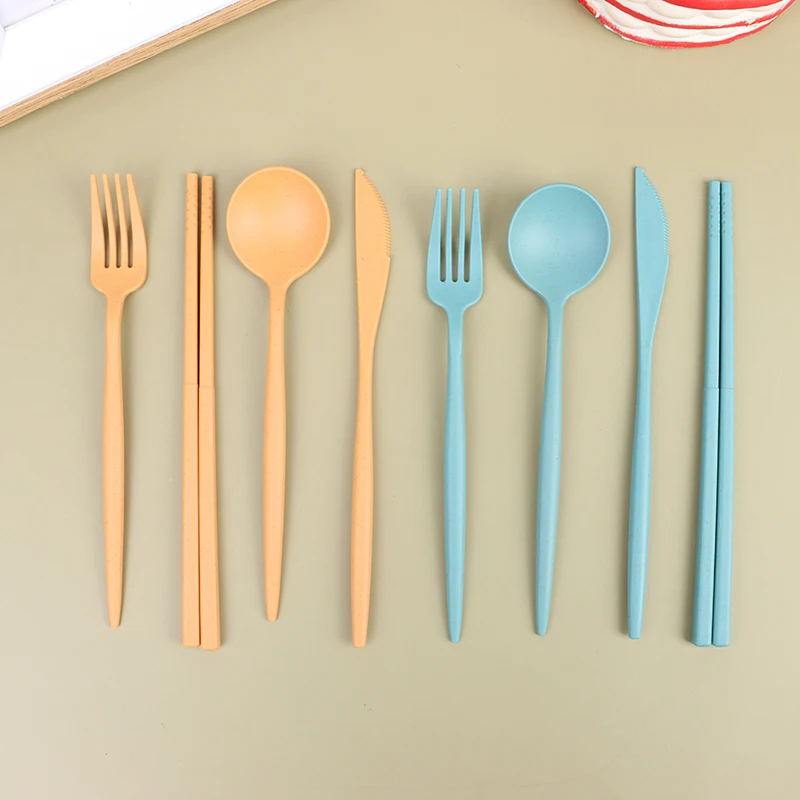 

4PCS/Set Cutlery Spoon Fork Chopsticks With Box Students Portable Tableware Travel Lunch Box Accessories