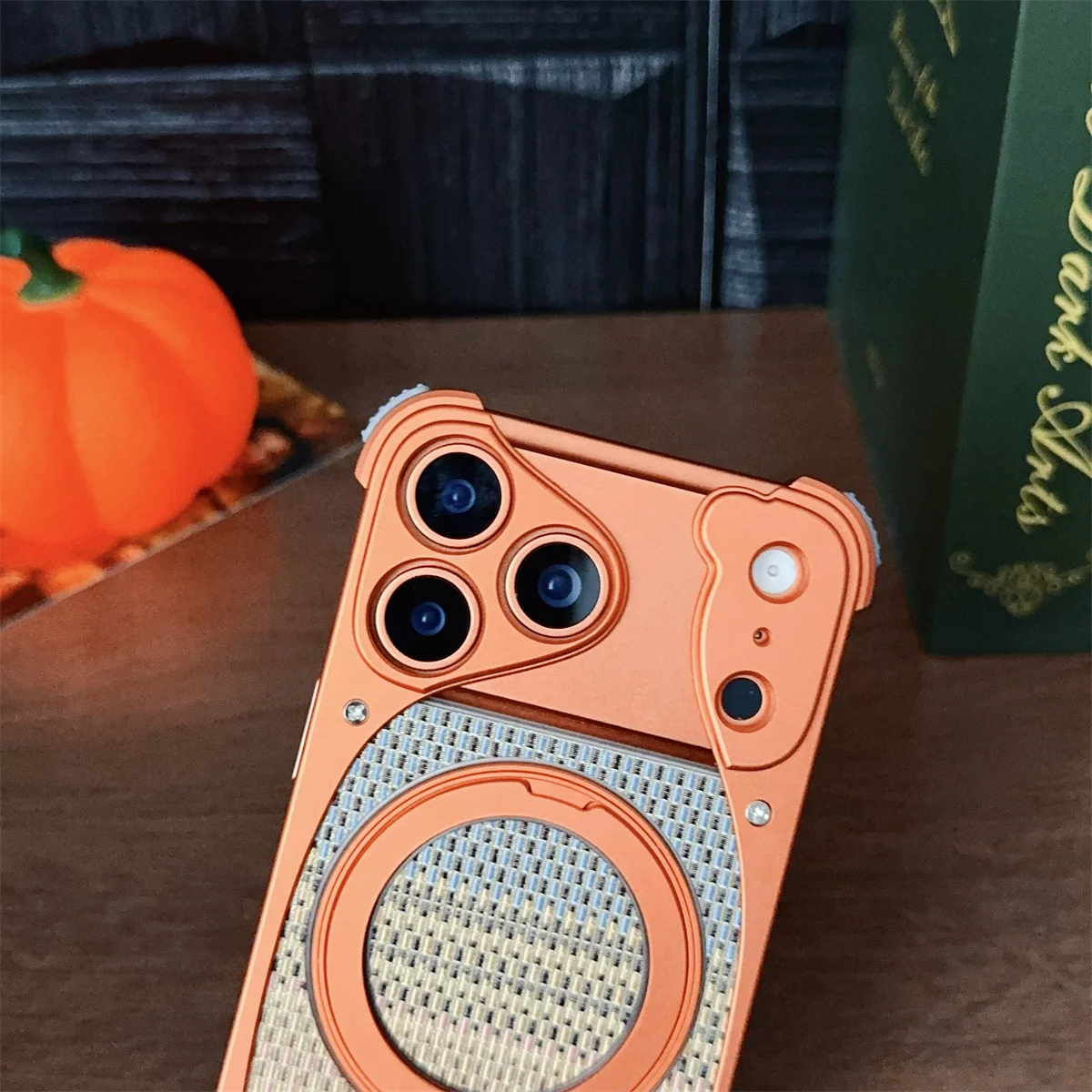 Фото Металлический алюминиевый чехол для телефона с золотой нитью для iPhone 17 Pro 17 Pro Max, магнитный кронштейн, противоударный защитный чехол с защитой от падения №3