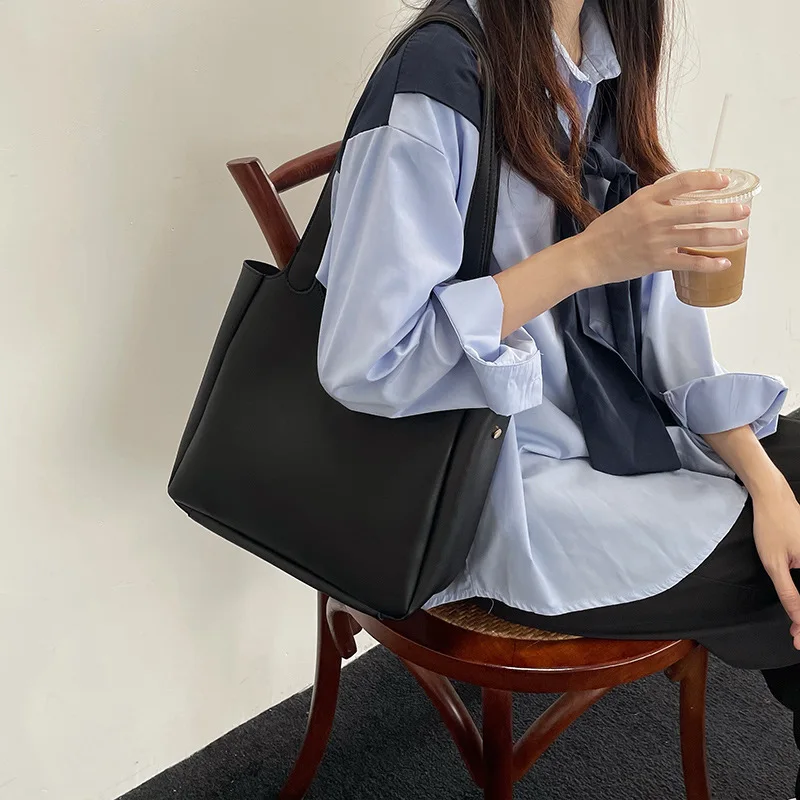 

Korean Fashion Large Capacity PU Leather Big Shoulder Bag for Women 2022 New Female Composite Package Commuter Tote Bags Handbag