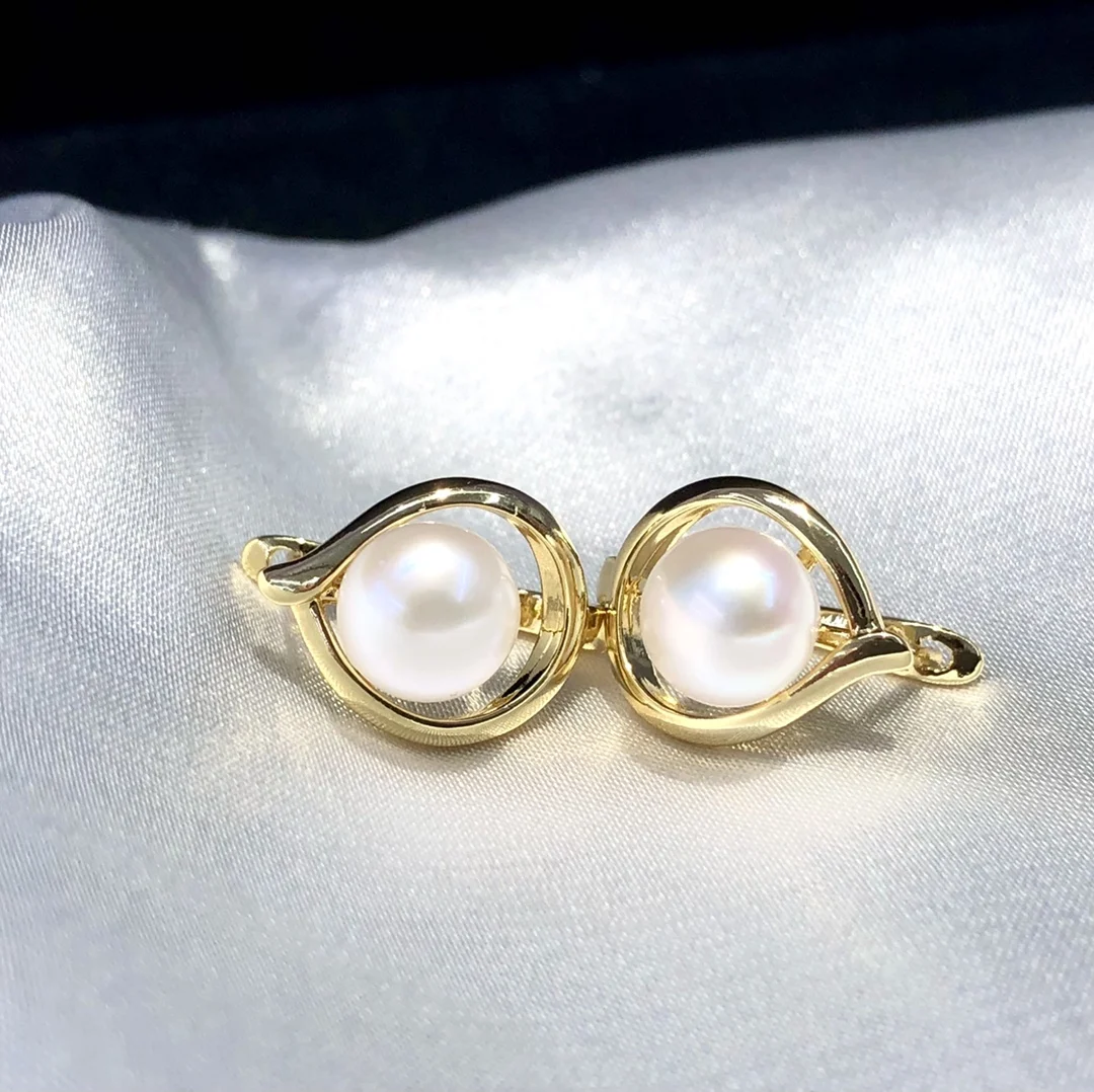 

Женские серьги-гвоздики с натуральным пресноводным жемчугом