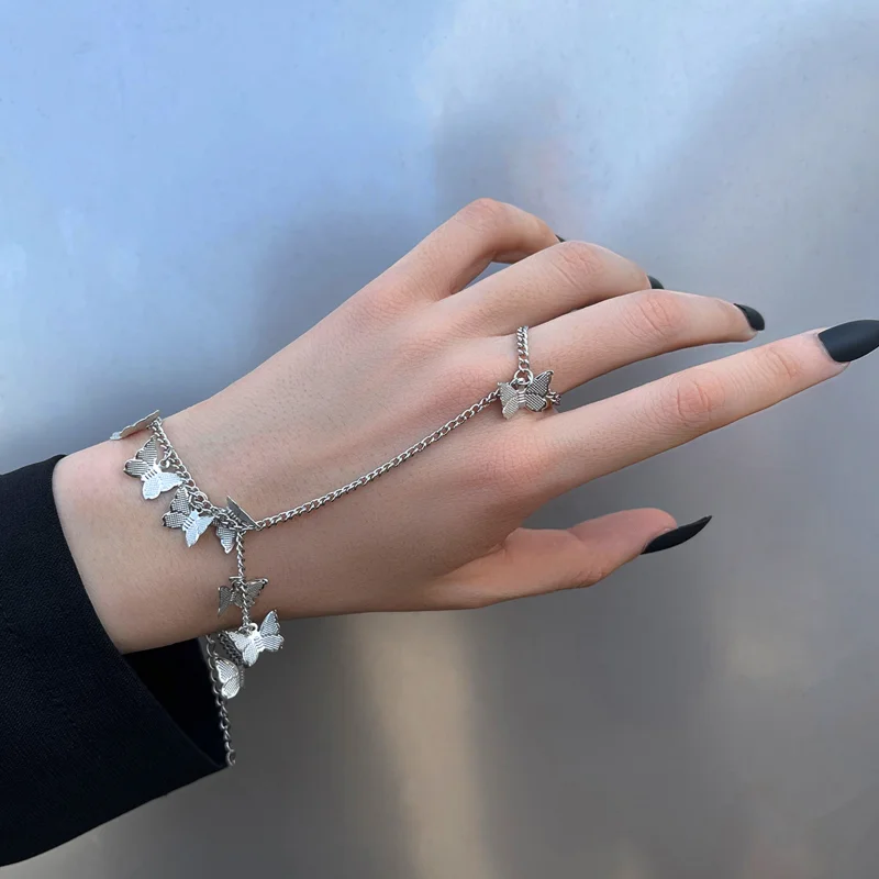 

New In Butterfly Bracelet Ring One-piece Noble Elegant Fringe Design Korean Kpop Fashion Creative Fine Jewelry for Women Gift