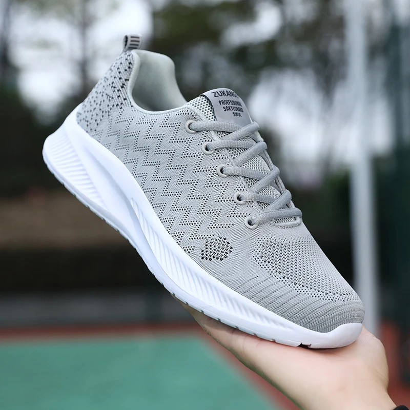 New Fashion Light Men's Running Shoes Breathable Mesh Comfortable Men's Sneaker Outdoor Jogging Non Slip Spring Men's Shoes 2022