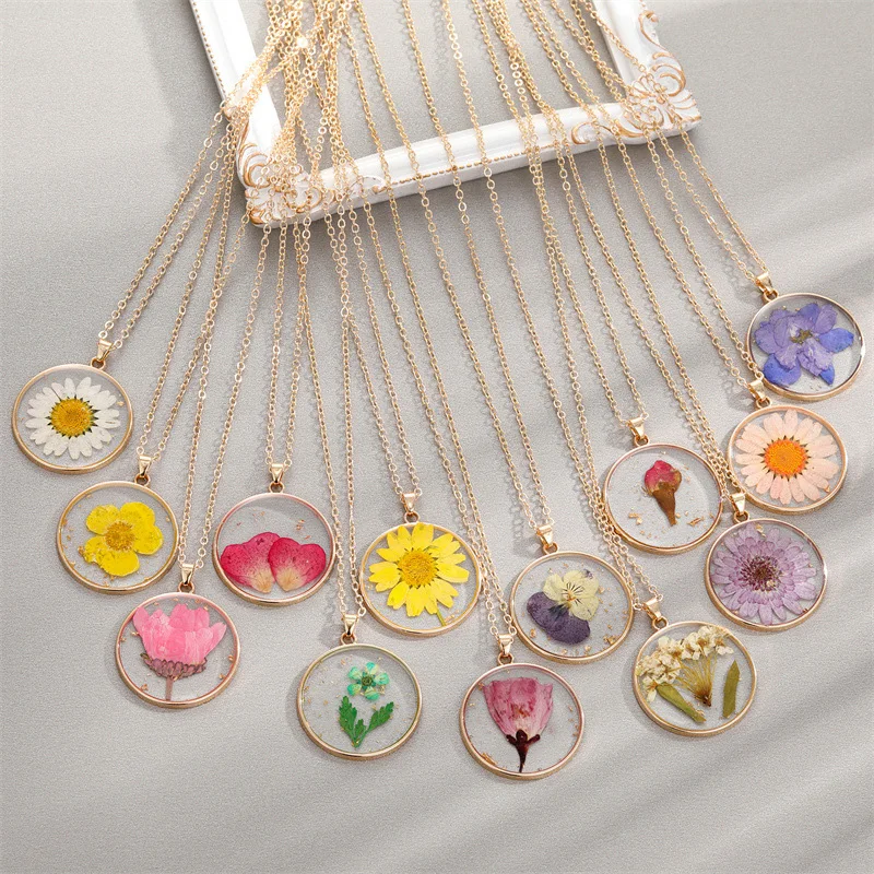 

Dry Flower Necklaces for Women Plant 12 Month Birthday Flowers Pendant Necklace Simple Female Jewelry Wedding Party Accessories