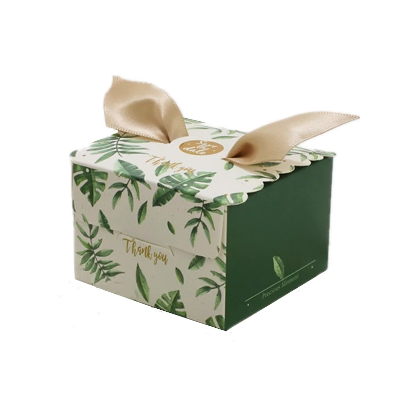 

Small Square Candy Box for Wedding Birthday Party Decor Creative Ribbon Wings Green Pink Gift Boxes Sweets Packaging Wholesale
