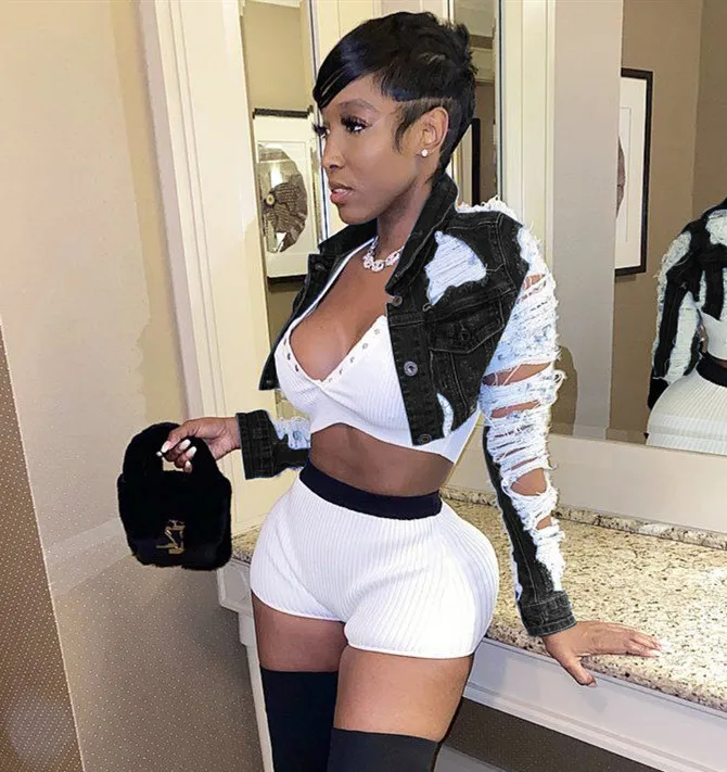 Джинсовая куртка с отложным воротником и длинным рукавом на пуговицах