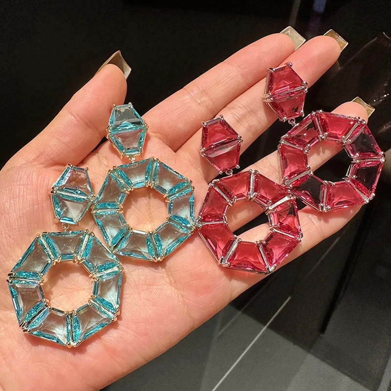 

2023 Women Full Diamond Brilliant Round Geometry Earrings